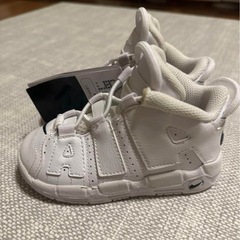 新品】Nike エアモアアップテンポ　ホワイト スニーカー 14cmの画像