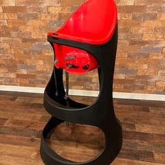IKEA  (イケア) 赤と黒のベビーシート ハイチェアスタイル