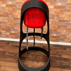 IKEA  (イケア) 赤と黒のベビーシート ハイチェアスタイルの画像