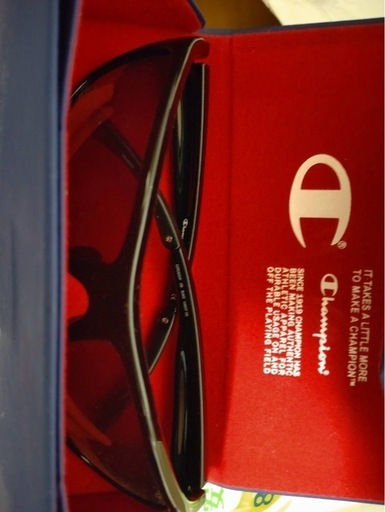 チャンピオンのサングラス