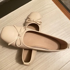 女の子の靴の画像