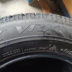 スタッドレスタイヤ215/60R16  4本 BLIZZAK VRX の画像