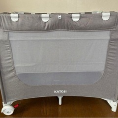 【美品】KATOJI カトージ ポータブルベビーベッド  おむつ台付き