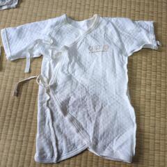 新生児用肌着5着+ベストなどの画像