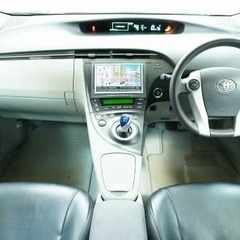 【ローン審査通過率95％！ローンお任せください！】人気車！トヨタ プリウス 　Ｓ　ツーリングセレクションの画像