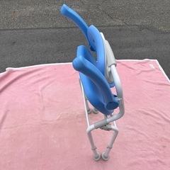 パナソニックシャワーチェア青色の画像