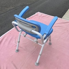 パナソニックシャワーチェア青色の画像