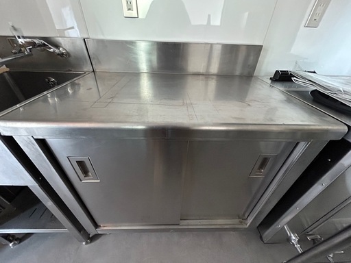 業務用調理台・作業台収納付き