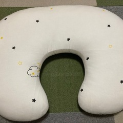 授乳クッション　洗えるカバー付き