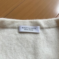 BEAUTY&YOUTH セーターの画像