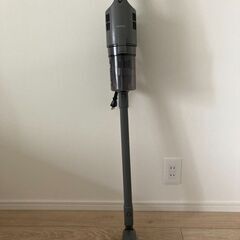 ＜1回使用＞シンプルなスティック型掃除機の画像