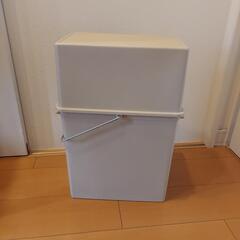 ゴミ箱の画像