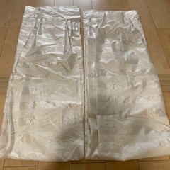 カーテンをあげますの画像