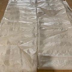 カーテンをあげますの画像