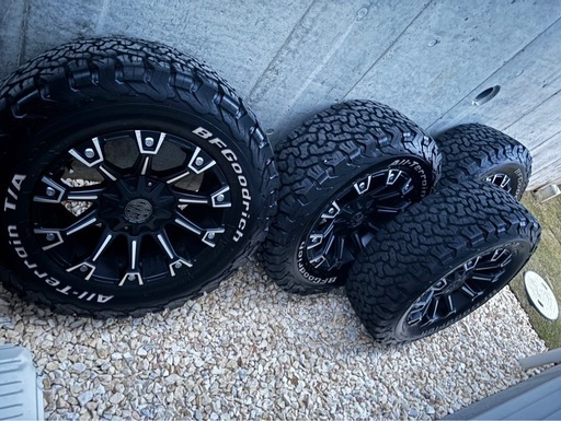 車のパーツ BFGOODRICH ALL-TERRAIN T/A KO2