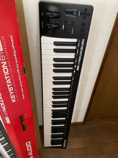 MIDIキーボード