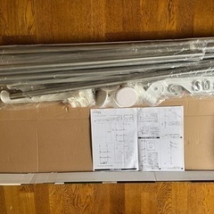受付中［新品］ベランダ段違い突っ張り物干しの画像