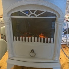 ニトリ2017年製暖炉型セラミックヒーターの画像