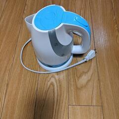 ポップなカラーでキッチンを彩る電気ケトル