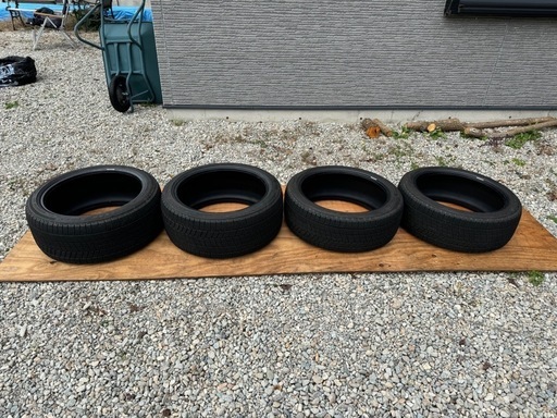 スタットレスタイヤのみ4本　BLIZZAK 265/35R19/94Qが2本と235/40R19/92Qが2本