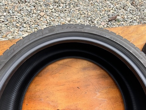 スタットレスタイヤのみ4本　BLIZZAK 265/35R19/94Qが2本と235/40R19/92Qが2本