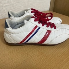 MICHIKO LONDON スニーカー　22.5の画像