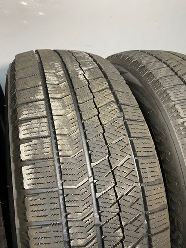 ブリヂストンVRX2 205/60R16  スタッドレスタイヤ 4本セット