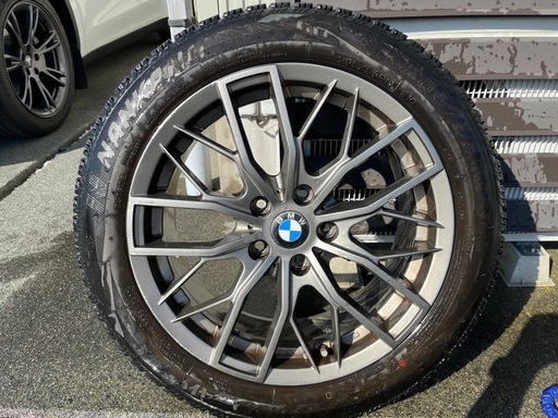 【商談中】BMW用スタッドレスタイヤとホイール