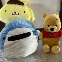 プーさん、ポムポムプリンバック　サメーズもちもちうつぶせぬいぐるみXL