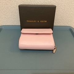 チャールズ＆キース　財布　薄ピンク　中古品