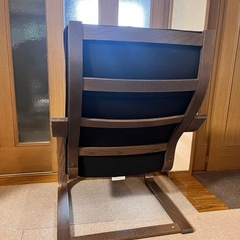 IKEAイケア　人気パーソナルチェア黒　ポエングの画像