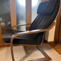 IKEAイケア　人気パーソナルチェア黒　ポエングの画像