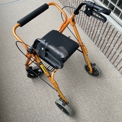 歩行器  手押し車ブレーキ付き
  