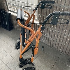歩行器  手押し車ブレーキ付き
  の画像