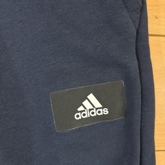 【新品タグ付き】Adidas トレーニングパンツの画像