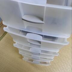 プラスチック中型ケースの画像