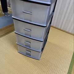 プラスチック中型ケース