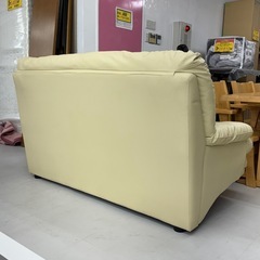 【超美品‼️】定価69,900円♪ 関家具 150cm幅2人掛けソファ ラヴソファ ソフトレザー製 アイボリー♪の画像
