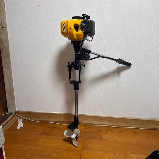 ボート用エンジン\n