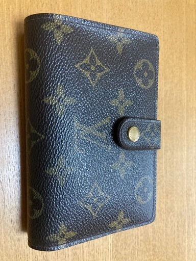 近々に質屋にだします　ルイヴィトン　財布　　モノグラム　がま口