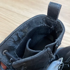 黒ショートブーツの画像