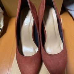 vivianのスエードパンプス