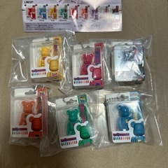 ベアブリック🐻‍❄️🩷ガチャガチャの画像