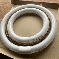 蛍光ランプ30形➕32形の画像