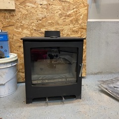 薪ストーブ　山のえんとつ屋　　2次燃焼有り　
CF805sの画像