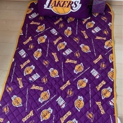 nba レイカーズ  敷きパッド　しまむらの画像