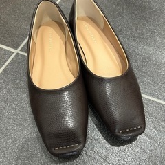 ぺたんこシューズ