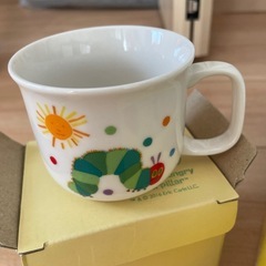 はらぺこあおむし　食器の画像