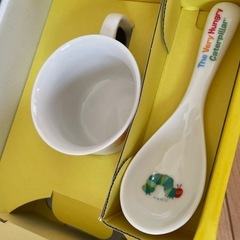 はらぺこあおむし　食器の画像