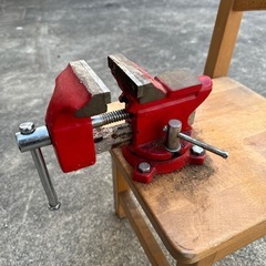 【サイズ小さいです！】万力　工具の画像